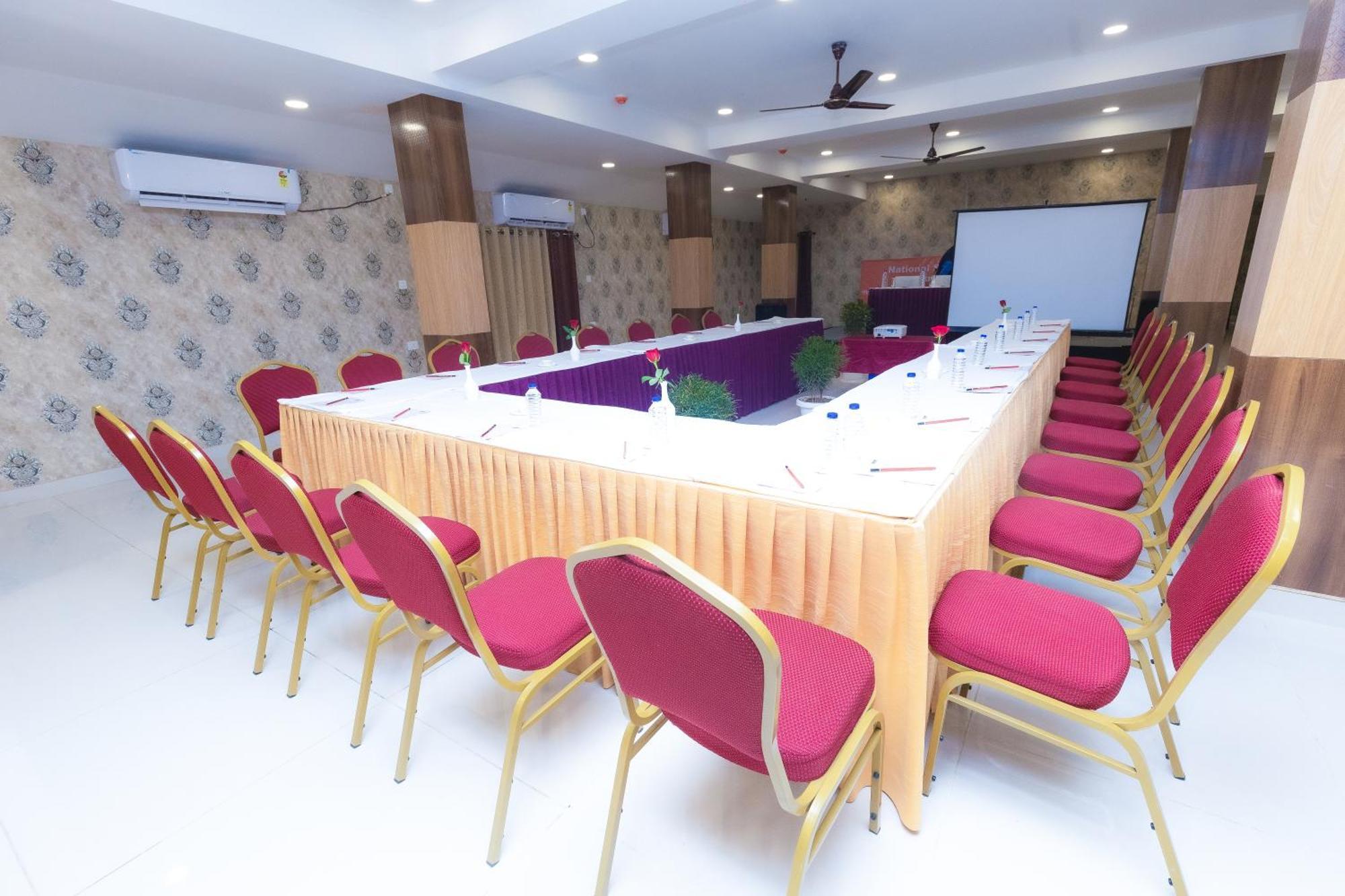 Rosewood Luxury Hotel Bhubaneswar Exterior photo